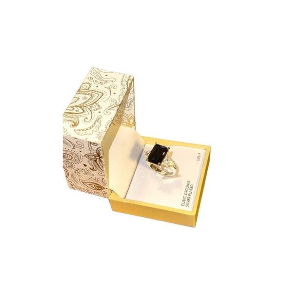 NWT Charter Club Emerald Cut Crystal Ring in Silver Plate, size 9 - Picture 8 of 9